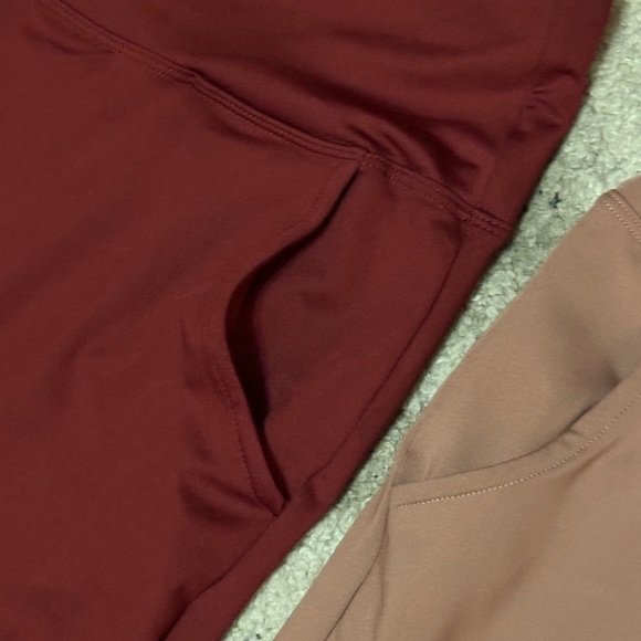 2 pair Leggings with Pockets  Set EUC Workout, Fitness, Athletic size 4XL - Picture 4 of 5
